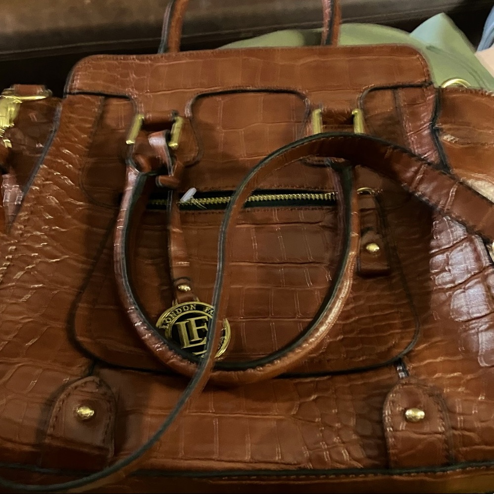 London Fog large brown crocodile print faux leather bag straps and handles